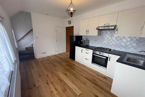 2 bedroom maisonette to rent - Oxford Road, Denham, Gerrards Cross, Greater London, SL9 7AZ