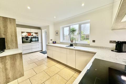 4 bedroom detached house for sale, Clayford Close, West Canford Heath