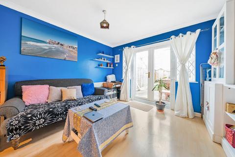 35 Ashmore Close, London, SE15 5GY