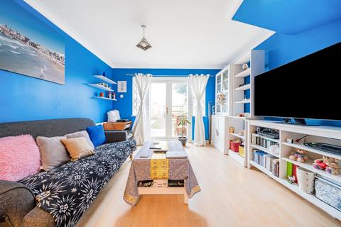 35 Ashmore Close, London, SE15 5GY
