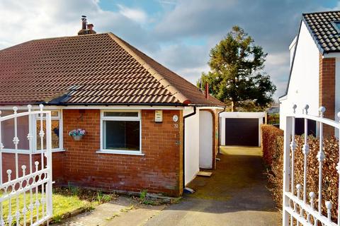 2 bedroom semi-detached bungalow for sale, Grove Farm Crescent, C, Leeds, West Yorkshire