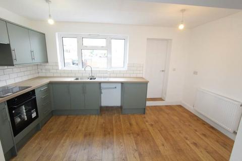 4 Fennant Road, Ponciau, Wrexham, LL14 1HL