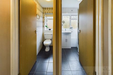 114 Warren Drive, Crawley, RH11 0DH