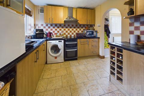 114 Warren Drive, Crawley, RH11 0DH