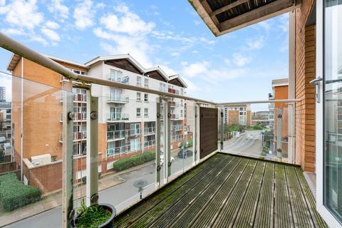 2 bedroom apartment for sale - Genoa House, Penstone Court, Century Wharf, Cardiff