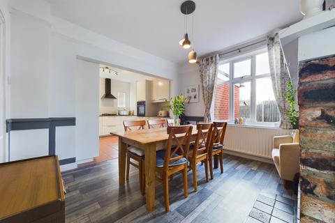 2 Fairfield Road, Uttoxeter, ST14 7JY