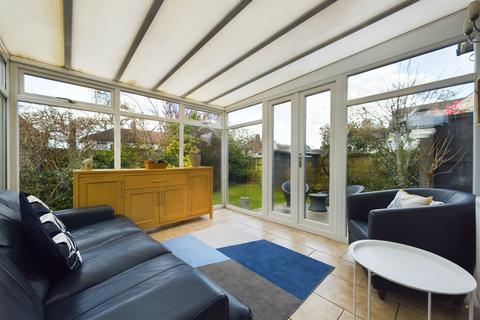 2 Fairfield Road, Uttoxeter, ST14 7JY