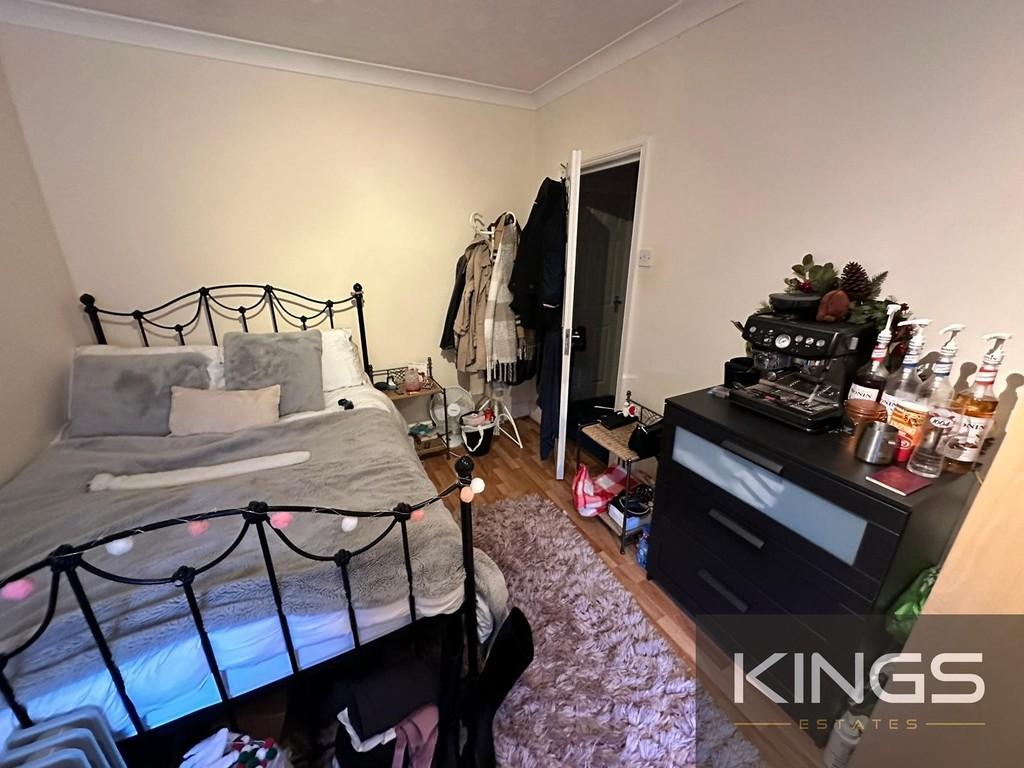 Bedroom 4 0