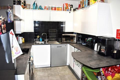 6 bedroom terraced house to rent - Acomb Street, Rusholme , Manchester