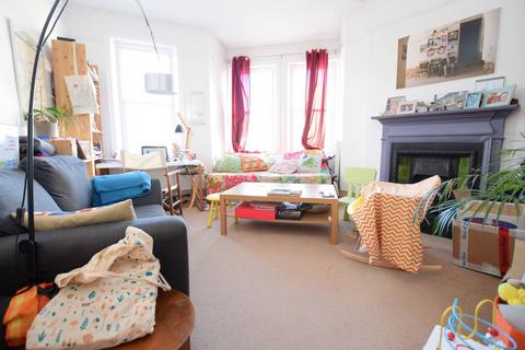 2 bedroom flat to rent - Hackford Road, Oval, London, SW9