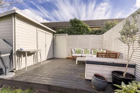 38 Dordrecht Road, London, W3 7TF