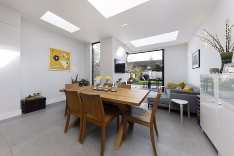 38 Dordrecht Road, London, W3 7TF