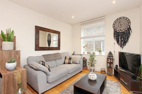 1 bedroom apartment for sale, Upper Richmond Road West, London