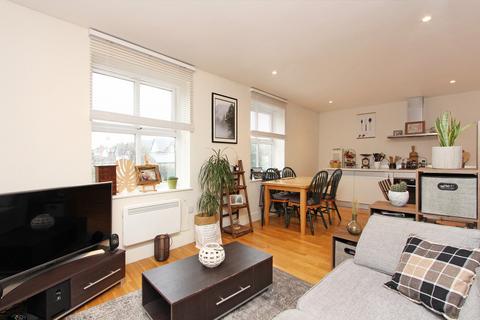 1 bedroom apartment for sale, Upper Richmond Road West, London