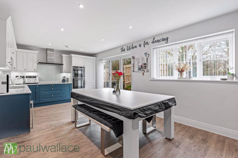 Kitchen / Dining...
