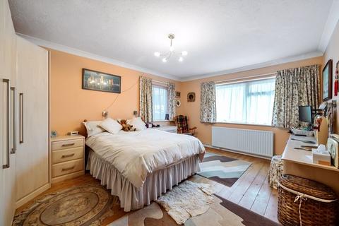 3 bedroom bungalow for sale, Kings Hill, Beech