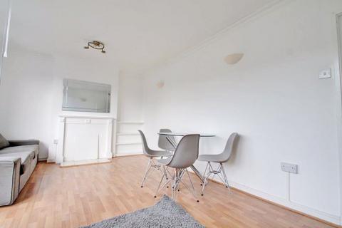 4 bedroom apartment to rent - Ewen Crescent, SW2