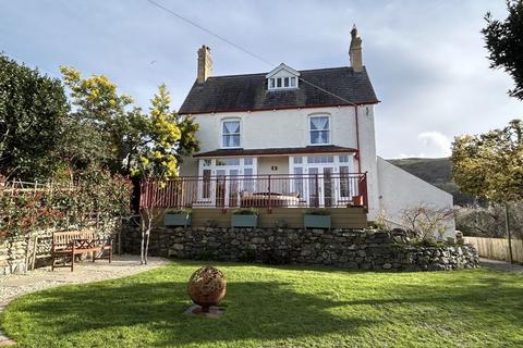 5 bedroom detached house for sale, Valley Road, Llanfairfechan