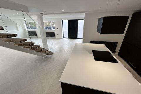 9 Mill Drive, Colwyn Bay, LL29 9YA