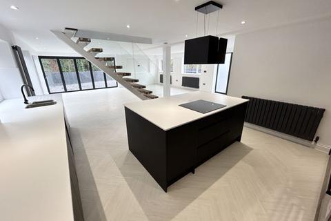 9 Mill Drive, Colwyn Bay, LL29 9YA