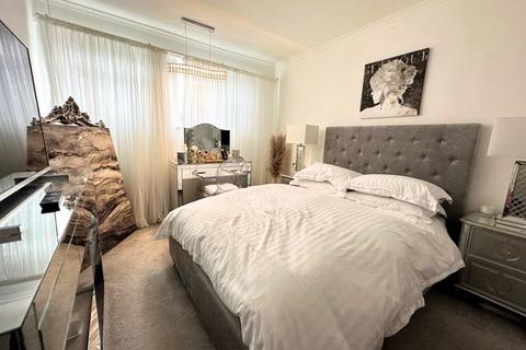66 Usk Road, Aveley, South Ockendon, RM15 4NX