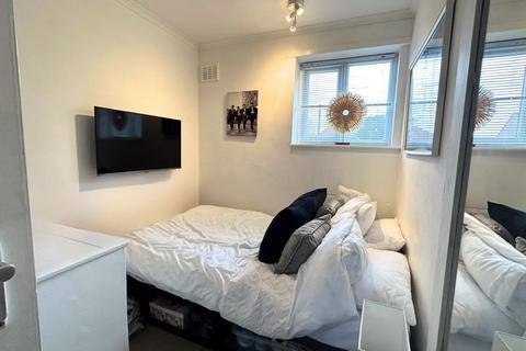 66 Usk Road, Aveley, South Ockendon, RM15 4NX