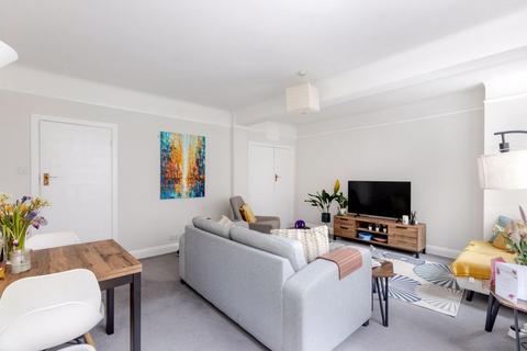 2 bedroom apartment for sale - Du Cane Court Balham High Road Balham SW17 7JP