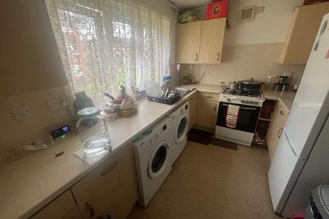 1 bedroom flat for sale, Lewes Close, Northolt