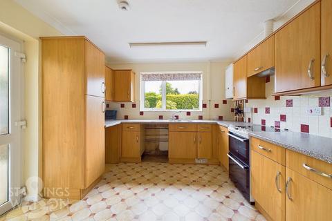 2 bedroom detached bungalow for sale, Braydeston Crescent, Brundall, Norwich