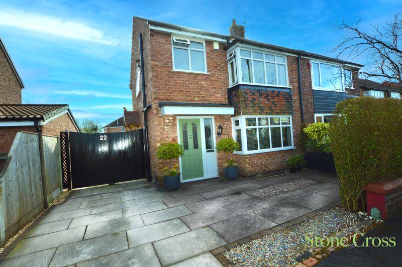 Norwich Avenue, Lowton, WA3 2JD 3 bed semidetached house for sale £