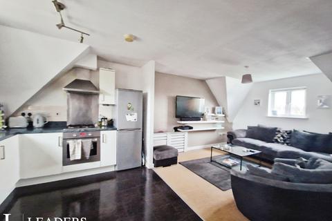 2 bedroom apartment to rent - Gooshays Gardens, Romford, RM3