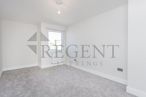 3 bedroom apartment for sale, Willow Court, Kingston-upon-Thames, KT1