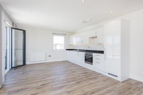 3 bedroom apartment for sale, Willow Court, Kingston-upon-Thames, KT1