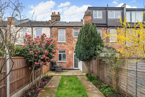 3 bedroom terraced house to rent - Cassiobury Road, Walthamstow, London, E17