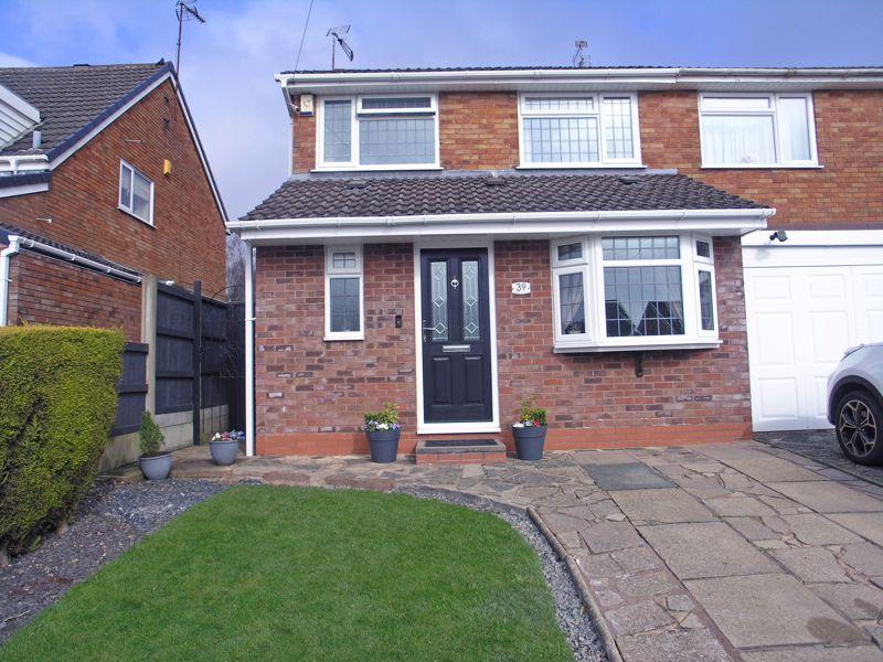 Kenswick Drive, Halesowen B63 3 bed semidetached house for sale £300,000