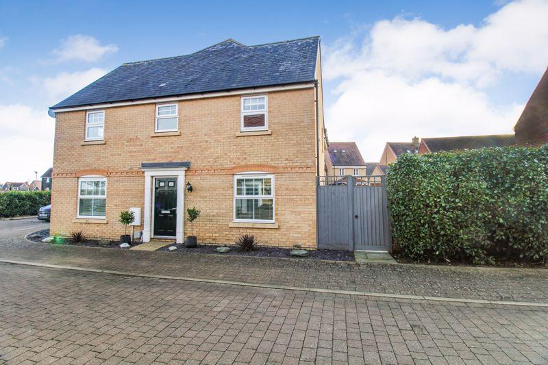 Bose Avenue, Biggleswade SG18 4 bed house for sale £475,000