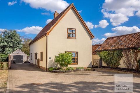 3 bedroom detached house for sale, Chapel Road, Wymondham NR18