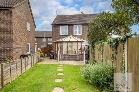 3 bedroom semi-detached house for sale, Calthorpe Close, Norwich NR12