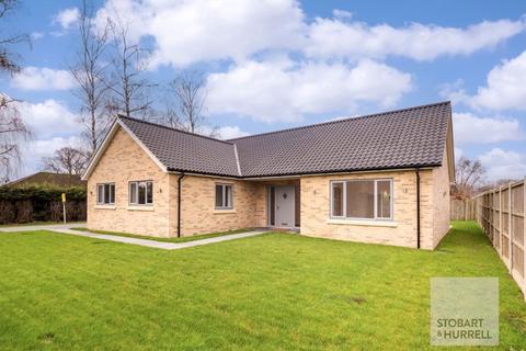 3 bedroom detached bungalow for sale, Howletts Loke, Norwich NR13