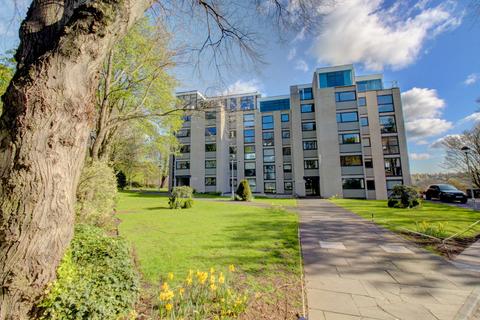 3 bedroom apartment for sale, Lakeview Court, Leeds, LS8