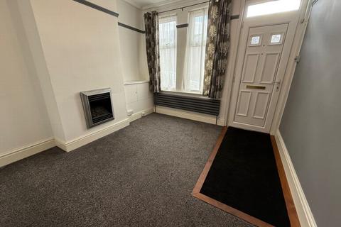 2 bedroom terraced house to rent, Lothair Road, Aylestone, LE2