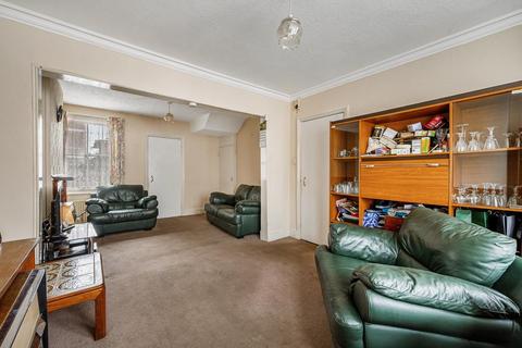 24 Clairville Gardens, London, W7 3HZ