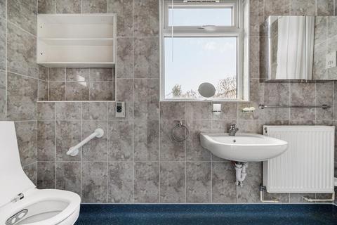 24 Clairville Gardens, London, W7 3HZ