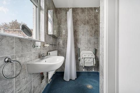 24 Clairville Gardens, London, W7 3HZ