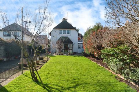 3 bedroom detached house for sale, Lonsdale Road, Southend-on-sea, SS2