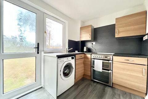 2 bedroom flat to rent, Laurel Square, Banknock, Falkirk, FK4