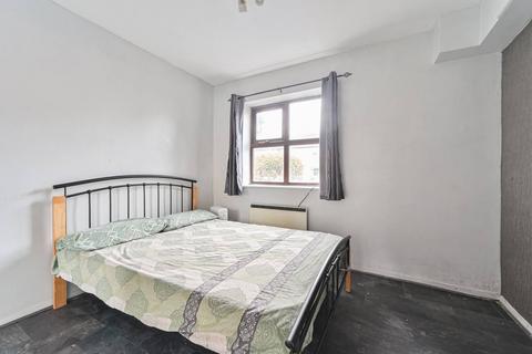 1 bedroom maisonette for sale, Middlesex Road, Mitcham, CR4