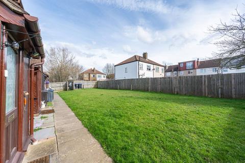 Flat 7, Avon Court Middlesex Road, Mitcham, CR4 1QU