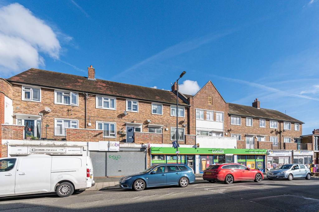 Amesbury Avenue, Streatham, London, SW2 3 bed for sale £