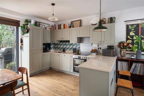 19, Elizabeth Court Tryon Crescent, London, E9 7RY